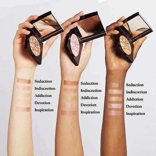 Face Illuminator Highlighting Powder
